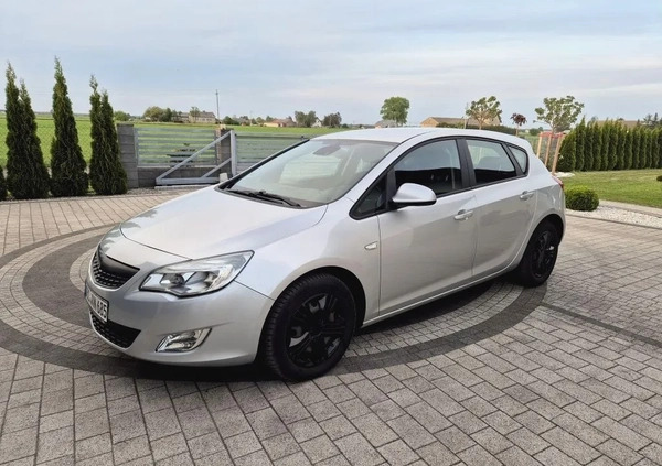 Opel Astra cena 22900 przebieg: 218040, rok produkcji 2010 z Czarne małe 562